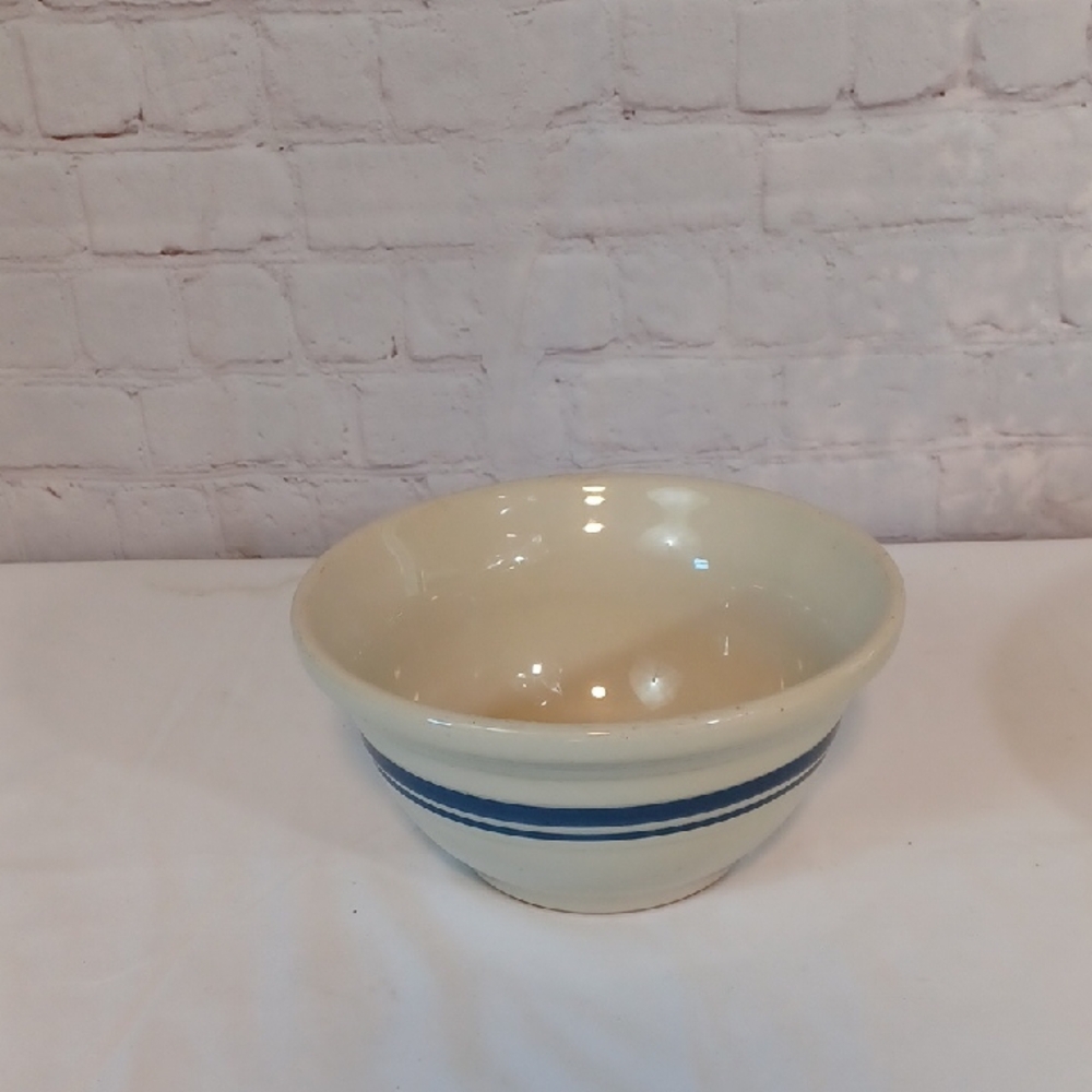 Roseville USA Ohio  Friendship Pattern Vintage Stoneware 2Qt  Bowl  Oven Safe